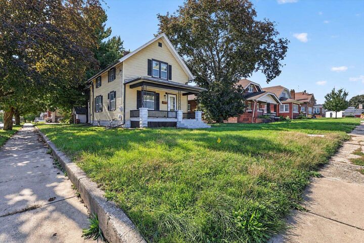 Property Photo: 1304 Montague Street IL 61102