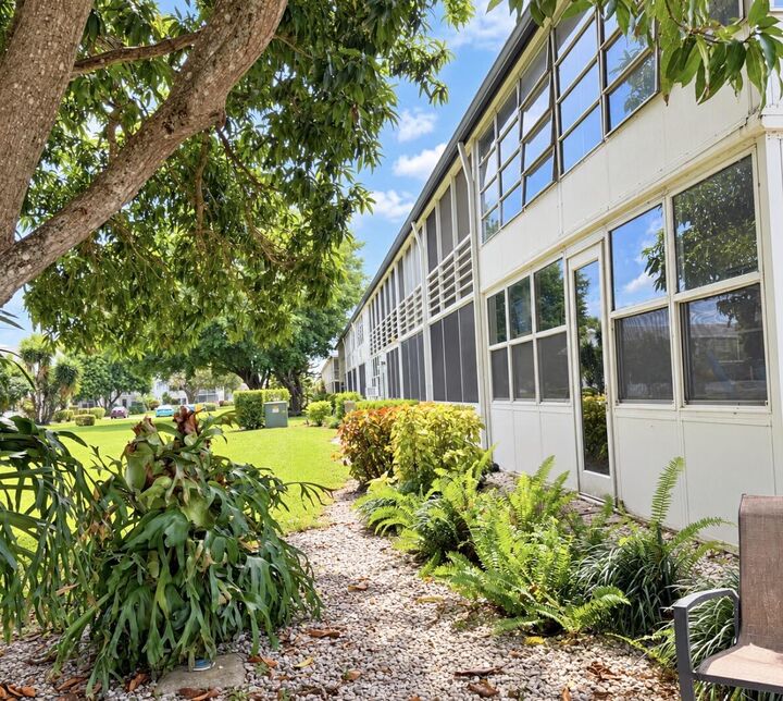 Property Photo: 228 Northampton L 228 FL 33417