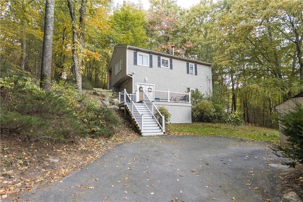 Property Photo:  986 Knotty Oak Road  RI 02816 