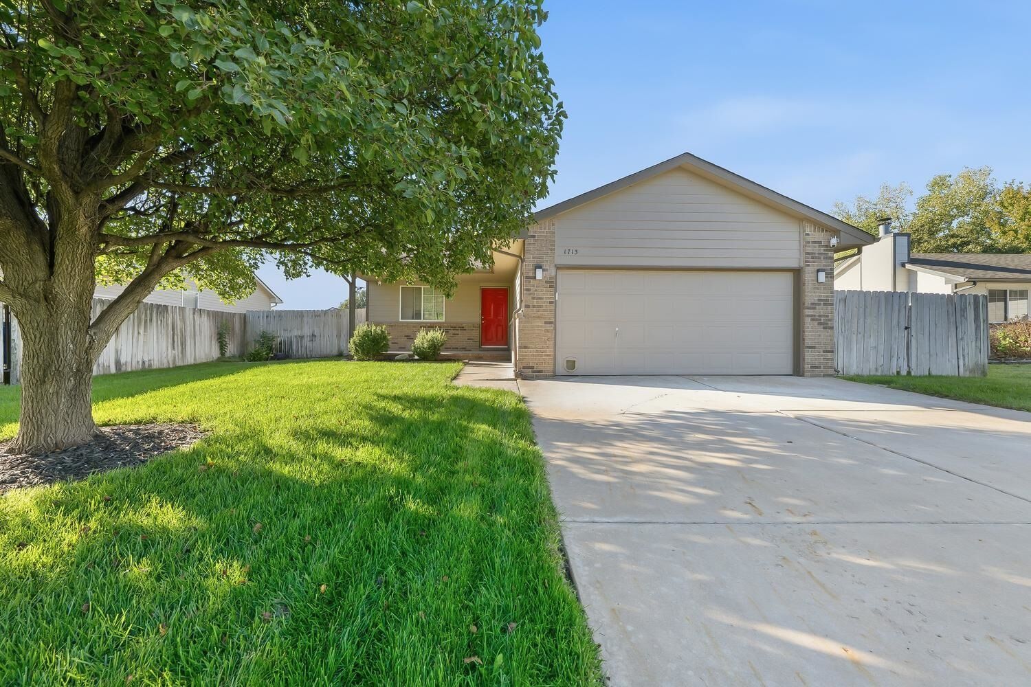 Property Photo: 1713 Springfield St KS 67052