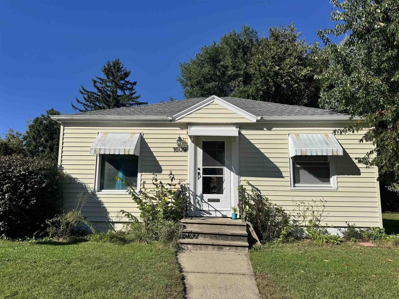 Property Photo:  1609 Calumet Avenue  WI 53511 