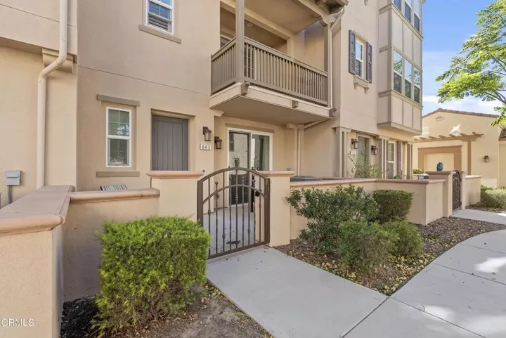 Property Photo:  643 Pioneer Street  CA 93010 