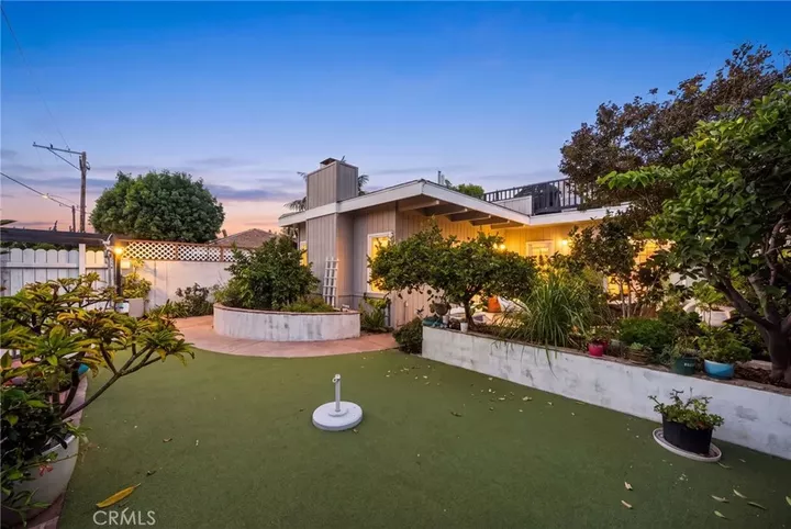 Property Photo:  676 Glenneyre Street  CA 92651 