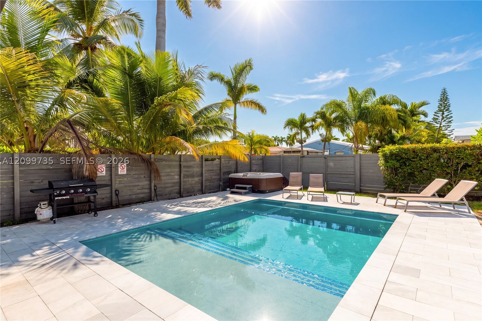 Property Photo:  1008 Moffett St  FL 33009 