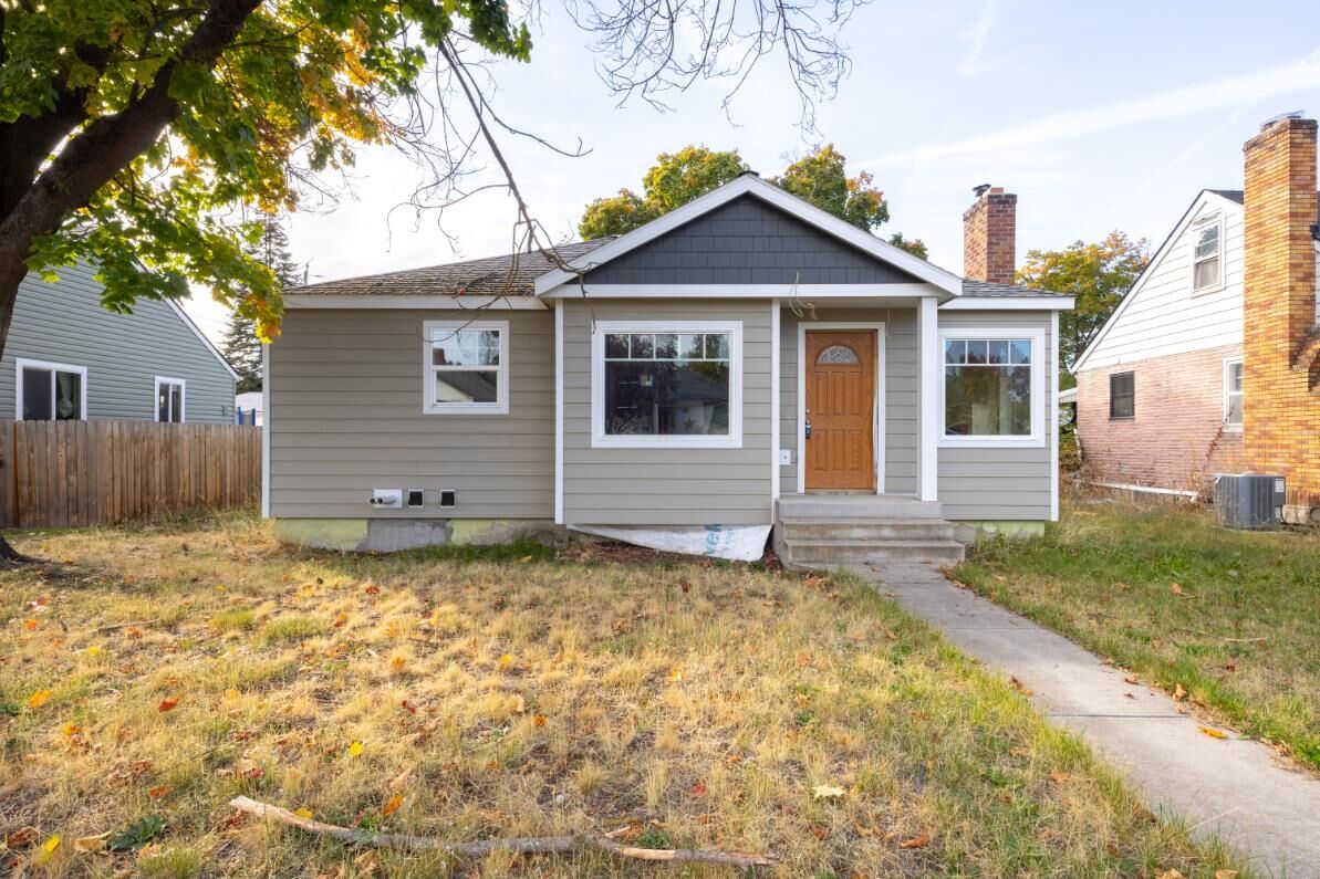 Property Photo: 4915 N Lincoln St WA 99205