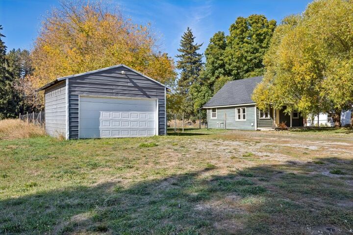 Property Photo: 417 N North Ave WA 99006