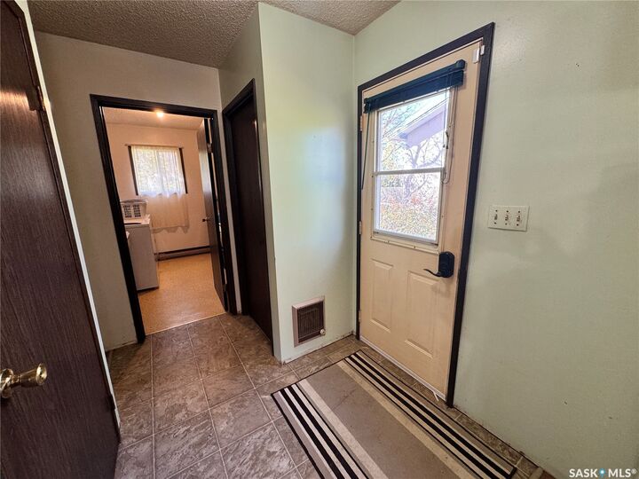 Property Photo:  202 4th Avenue  SK S0K 2K0 