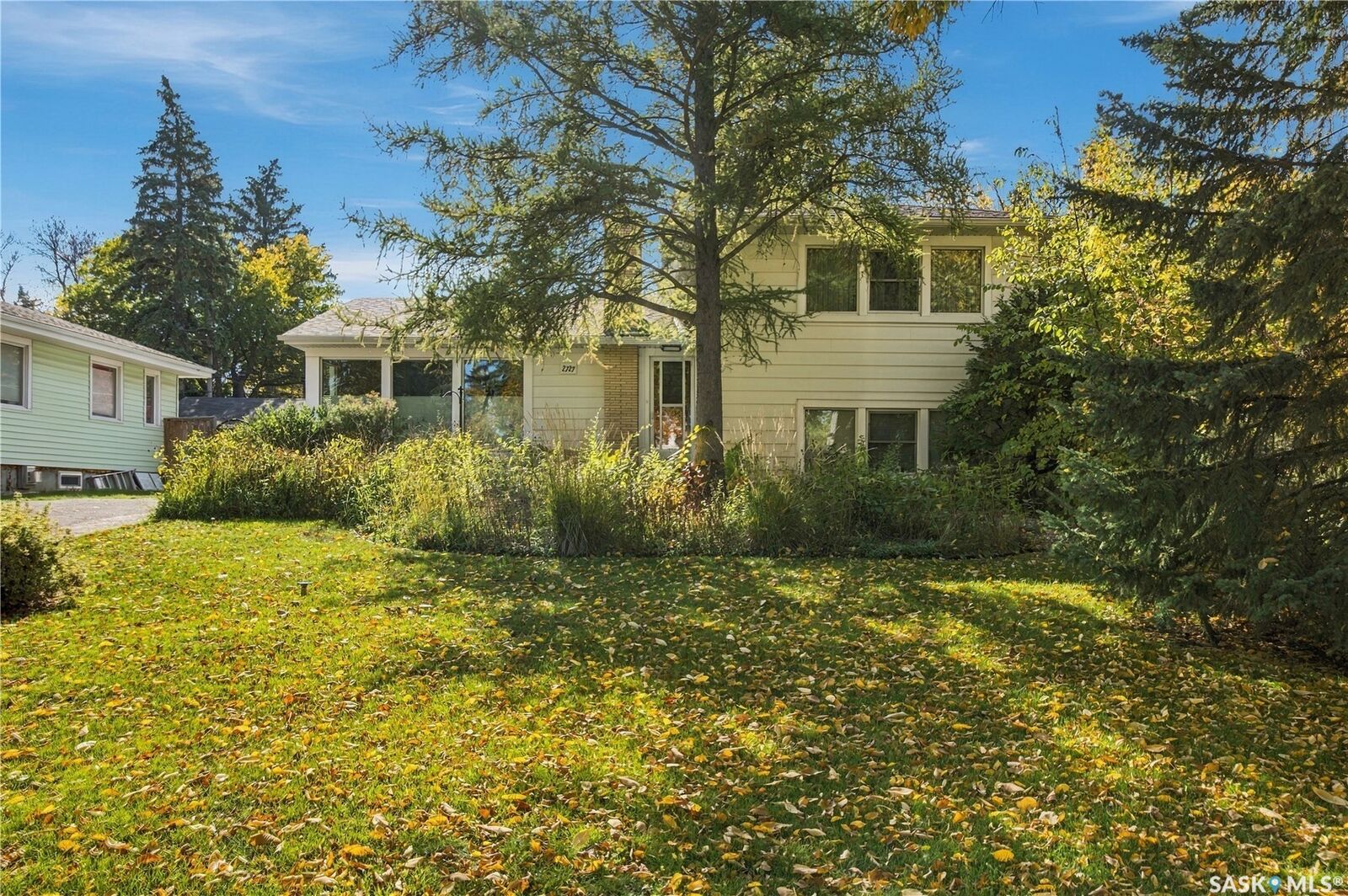 Property Photo:  2727 Assiniboine Avenue  SK S4S 1C7 