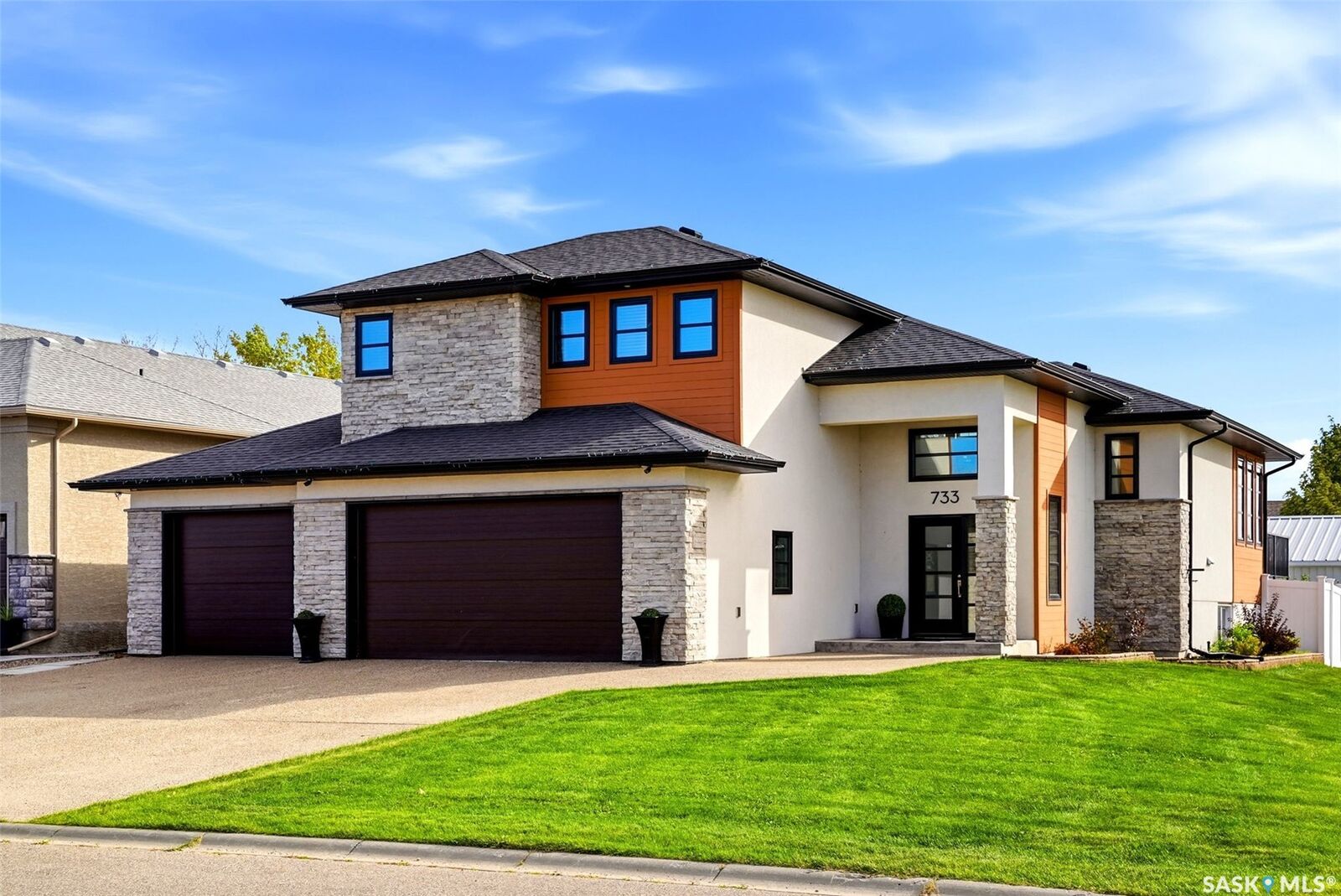 Property Photo:  733 3rd Avenue  SK S0G 3Z0 