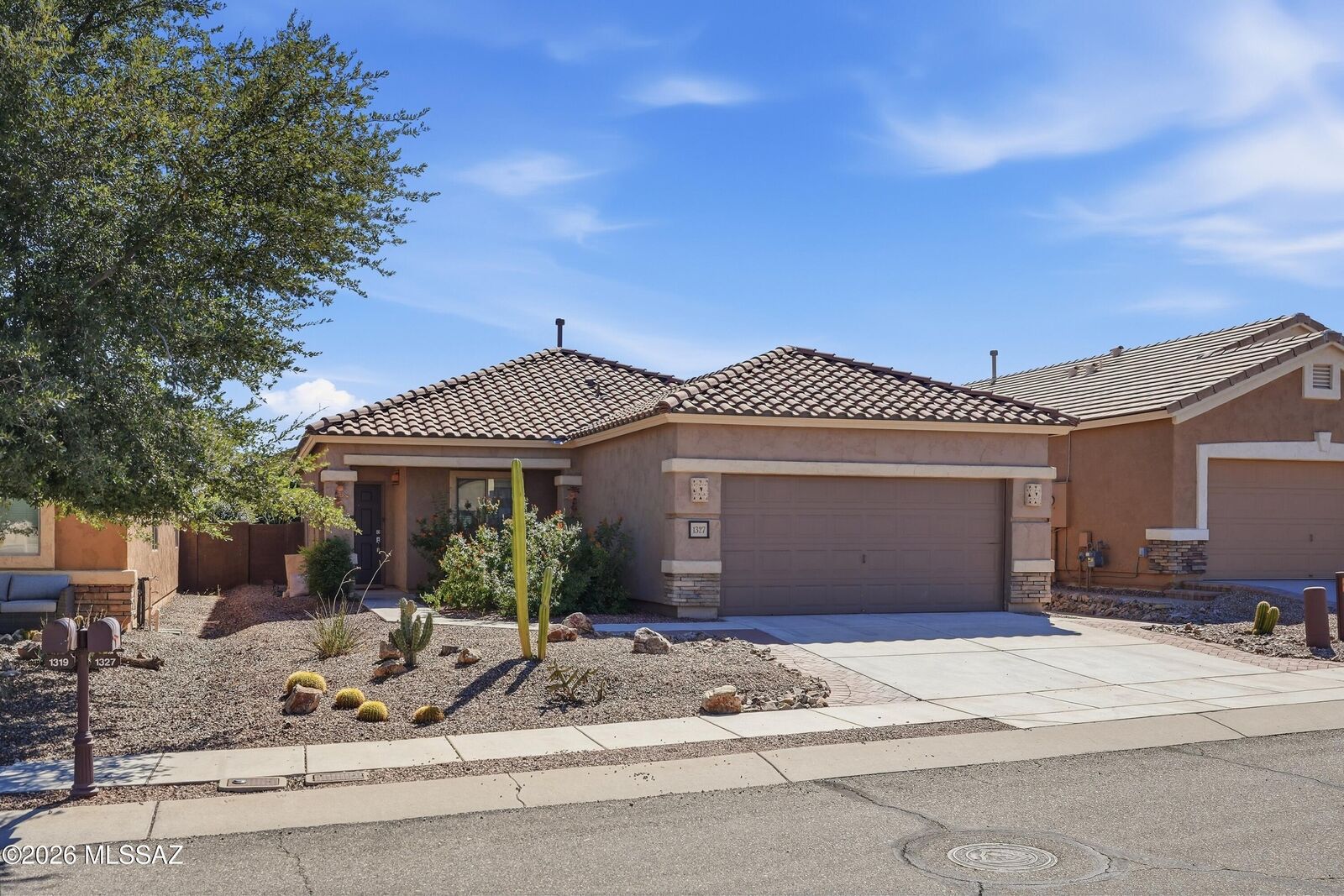 Property Photo:  1327 W Calle Luis Maria  AZ 85629 