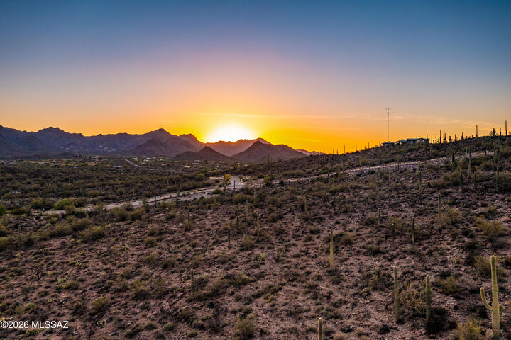 Property Photo:  1688 N Enclave Place  AZ 85745 