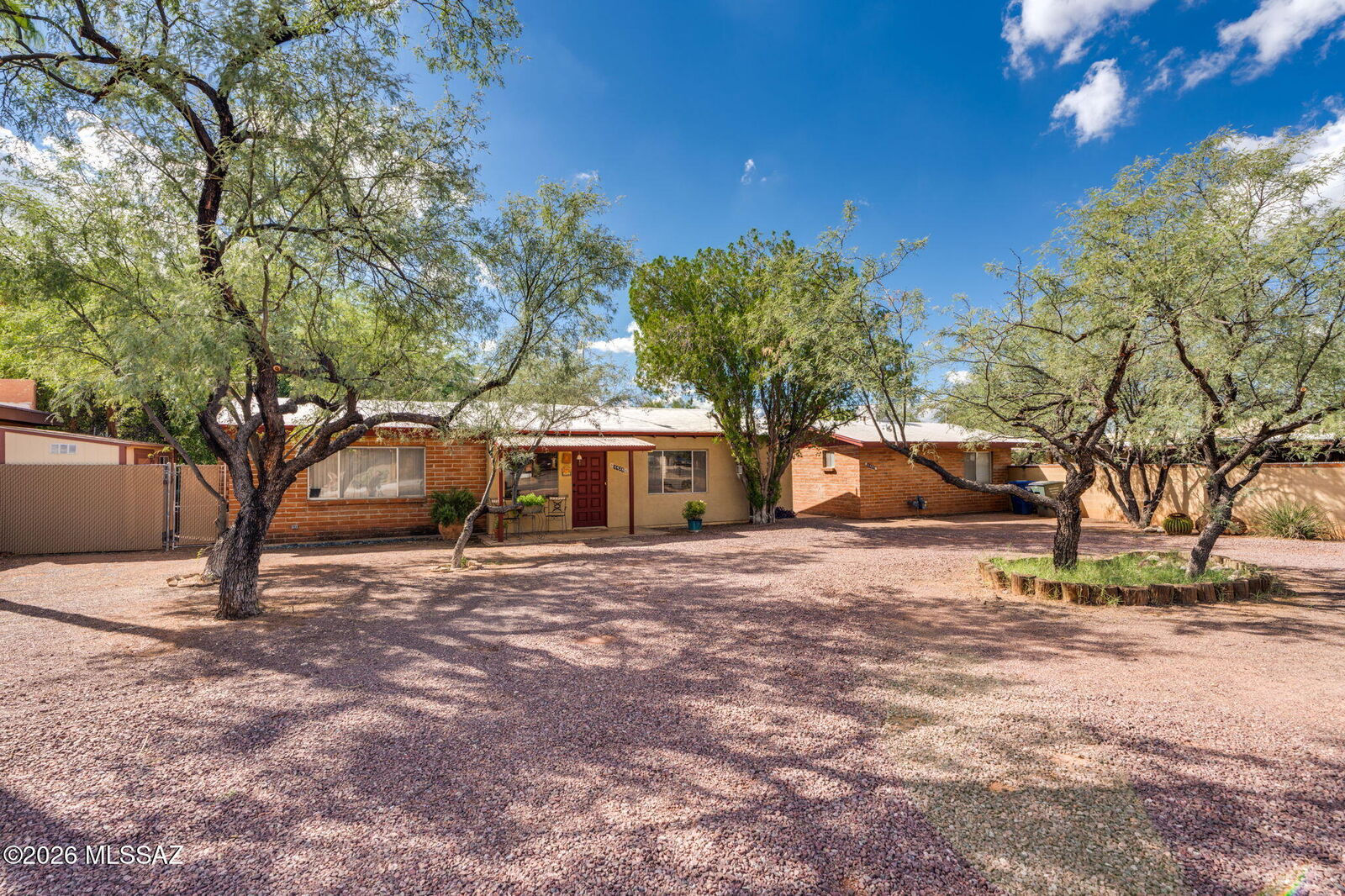 Property Photo:  1425 N Sycamore Boulevard  AZ 85712 