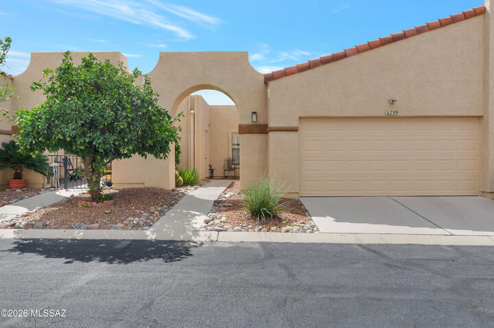 Property Photo:  709 W Sunlight Lane  AZ 85704 