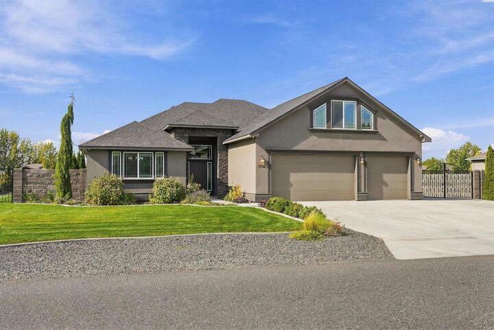 Property Photo: 1916 Road 72 WA 99301