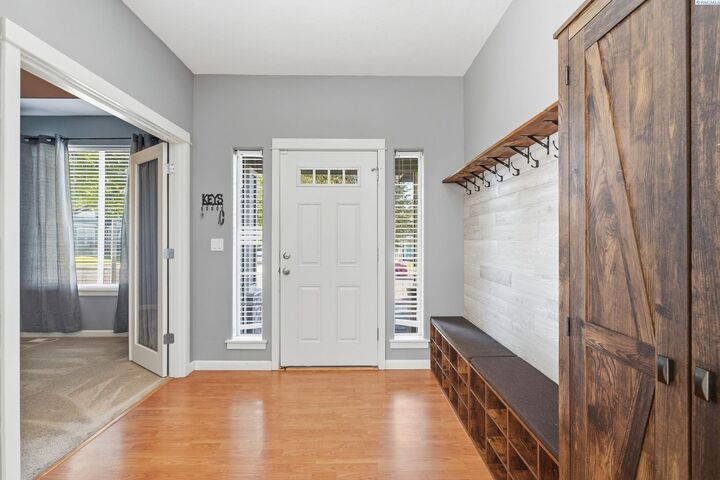 Property Photo:  2007 S Tweedt St  WA 99336 