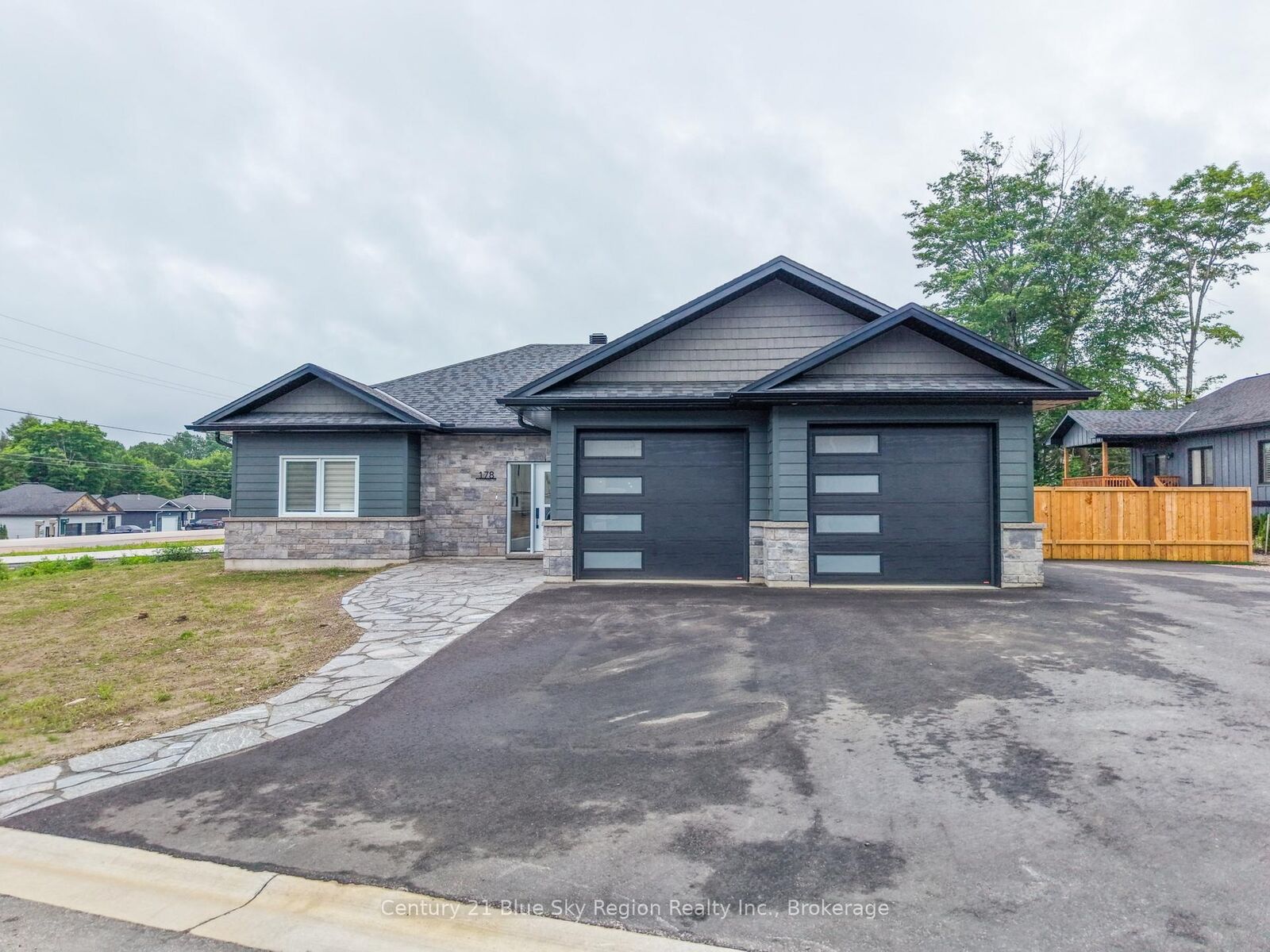 Property Photo:  178 Carmichael Drive  ON P1B 8G2 