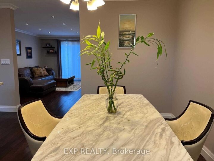 Property Photo:  1776 John Street 56  ON L3T 1Y9 