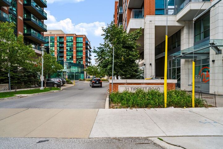 Property Photo:  31 Tippett Road 1112  ON M3H 0C8 