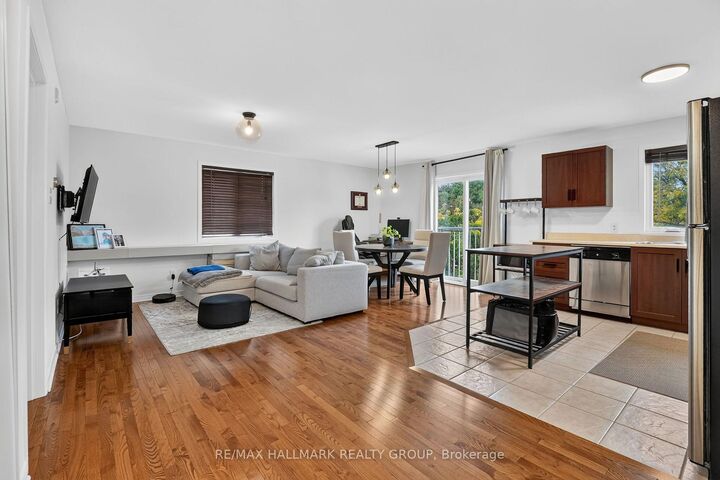 Property Photo:  646 Cummings Avenue 304  ON K1K 2K6 