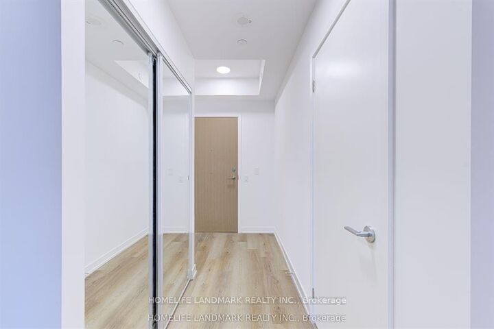 Property Photo:  395 Square One Drive  ON L5B 0P6 