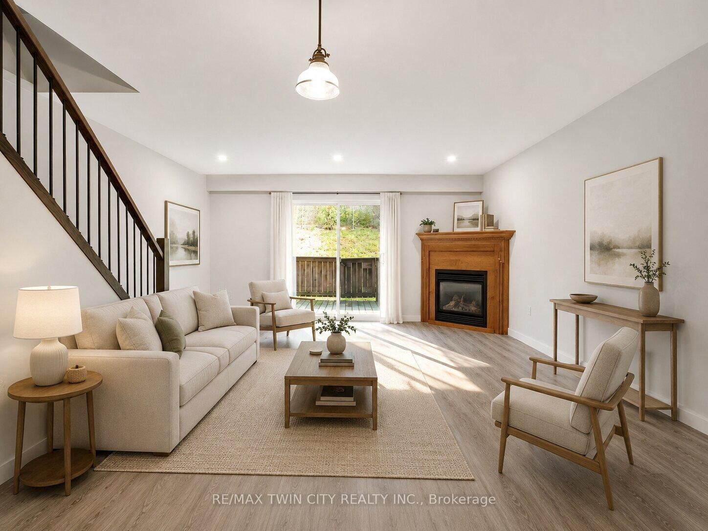 Property Photo:  162 Jansen Avenue 25  ON N2A 2L7 