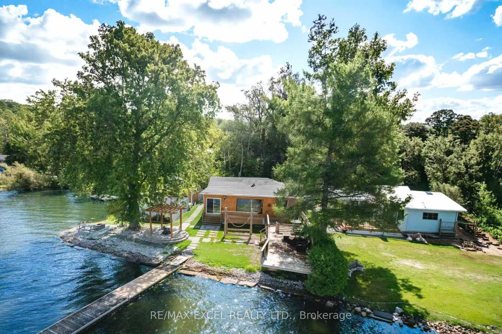 Photo de la propriété:  84 Parker Dr, Roseneath Drive  ON K0K 2X0 