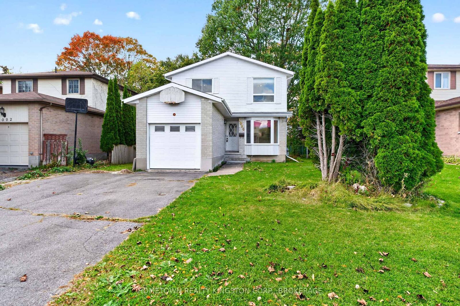 Property Photo:  1096 Willowood Drive  ON K7P 1Z3 
