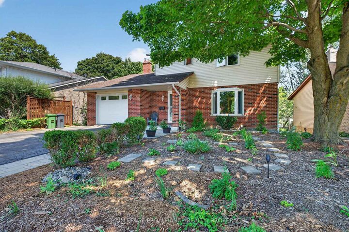 Property Photo: 900 Nottinghill Avenue ON K7P 2B4