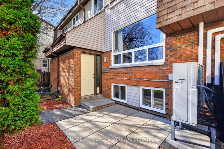 Property Photo: 29 Woodvale Green Drive B ON K2G 4H3