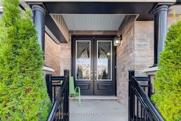 Property Photo:  236 Eighth Avenue  ON L9R 0R1 
