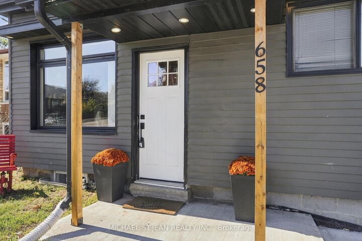 Photo de la propriété:  658 Upper Wellington Street  ON L9A 3R1 