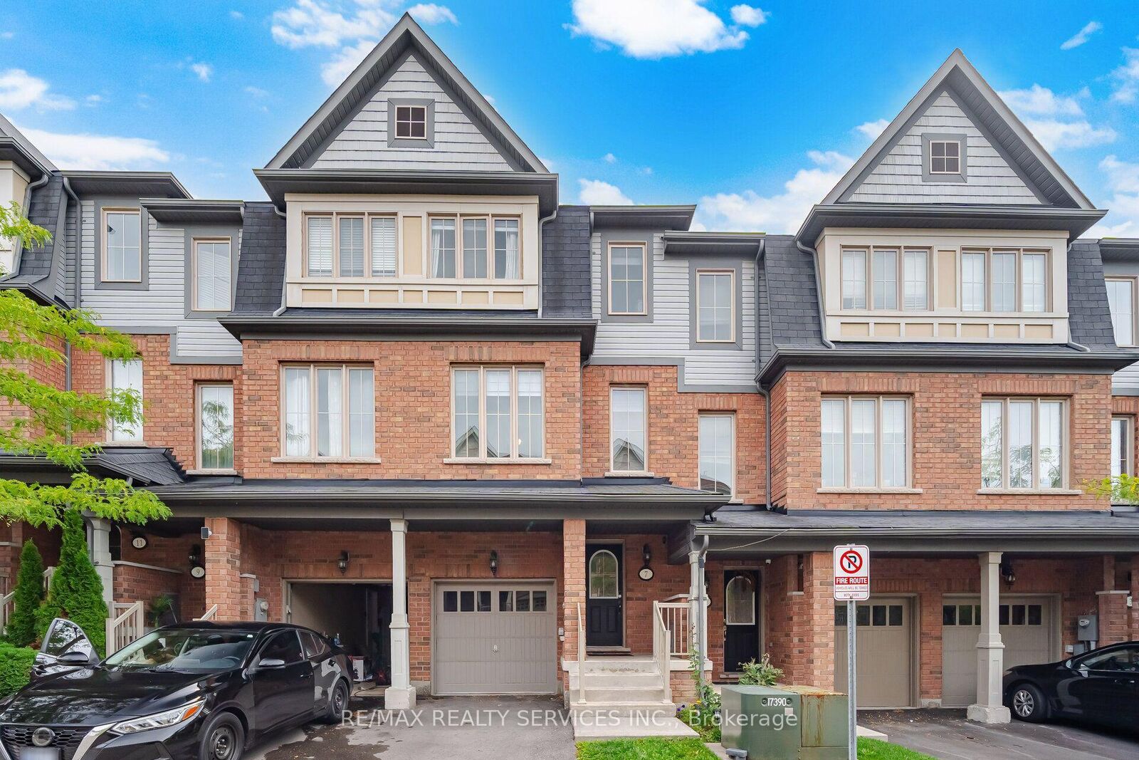 Property Photo:  7 Cedar Lake Crescent 42  ON L6Y 0P9 