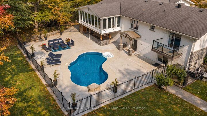 Property Photo:  1814 Quantz Crescent  ON L9S 1X2 