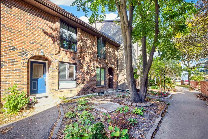 Property Photo:  30 Livingston Road 15  ON M1E 1K6 