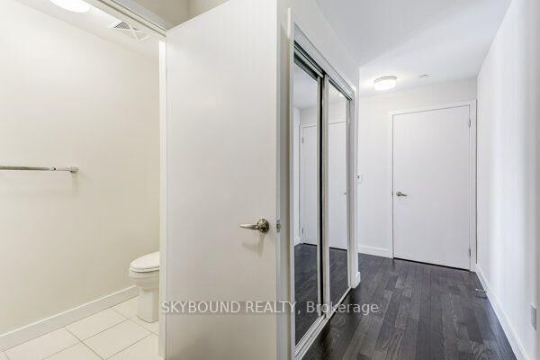 Property Photo: 210 Sabina Drive 312 ON L6H 0W6