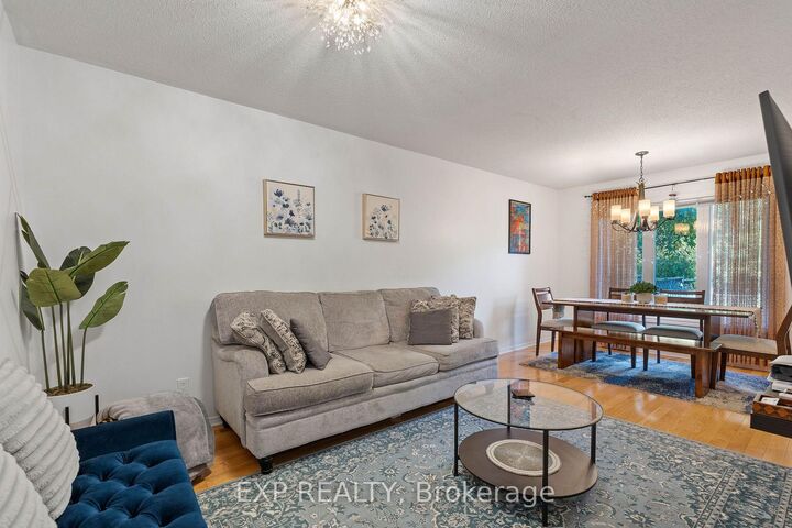 Photo de la propriété:  122 Markland Crescent  ON K2G 5Z7 