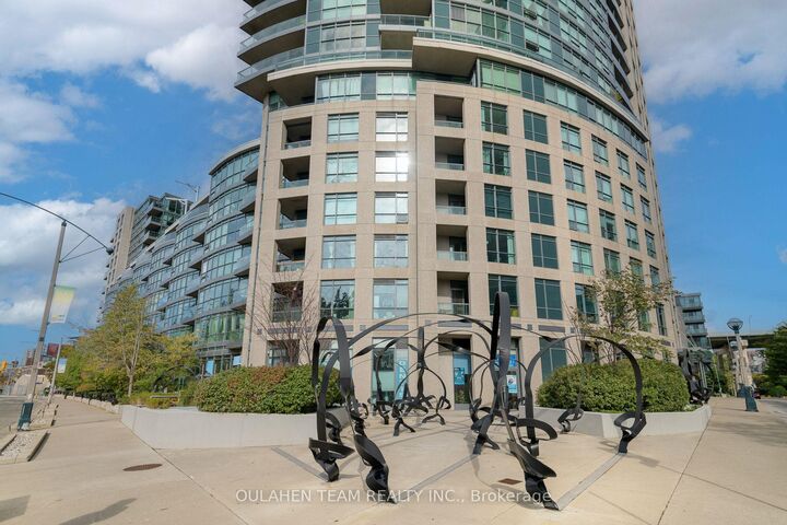 Property Photo:  219 Fort York Boulevard 304  ON M5V 1B1 