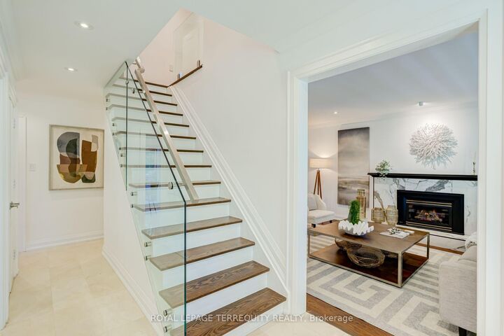 Photo de la propriété: 258 Guildwood Parkway ON M1E 1P8