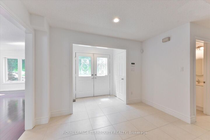 Photo de la propriété: 2216 Dunvegan Avenue ON L6J 6P7