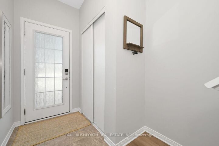 Photo de la propriété:  243 Eric Czapnik Way  ON K1E 0B4 
