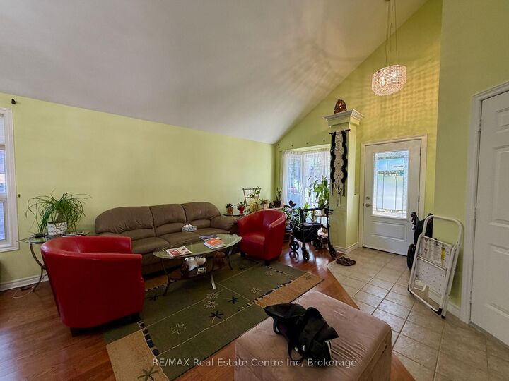Property Photo:  162 Clairfields Drive W  ON N1G 5A3 