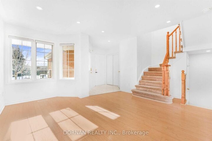 Property Photo:  76 Greengrove Way  ON L1R 2N4 