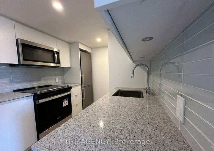 Property Photo:  500 Wilson Avenue 212  ON M3H 0E5 