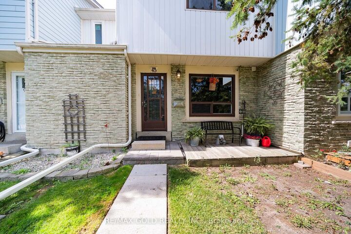 Property Photo:  6540 Falconer Drive 45  ON L5N 1M1 