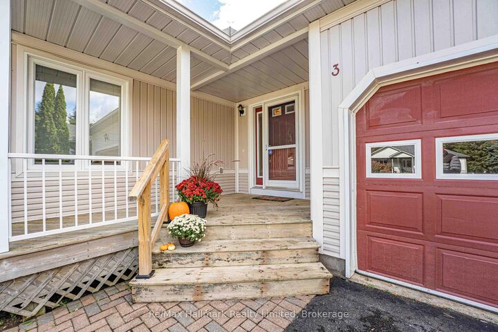 Property Photo:  3 Woods Hollow  ON P1P 1Y7 