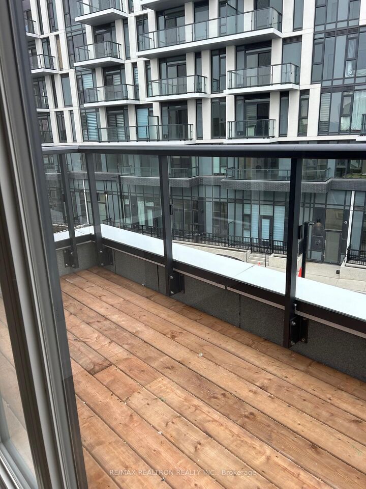 Photo de la propriété:  20 Lagerfeld Drive 15  ON L7A 5L4 