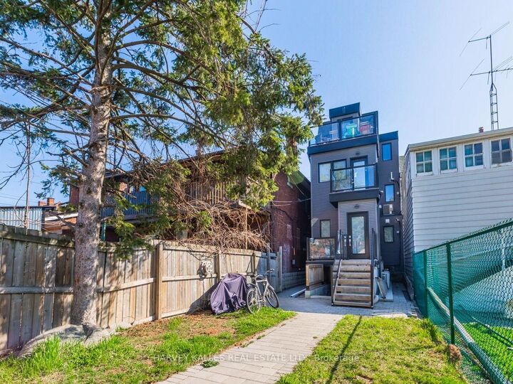 Property Photo:  160 Lansdowne Avenue 4  ON M6K 2V9 