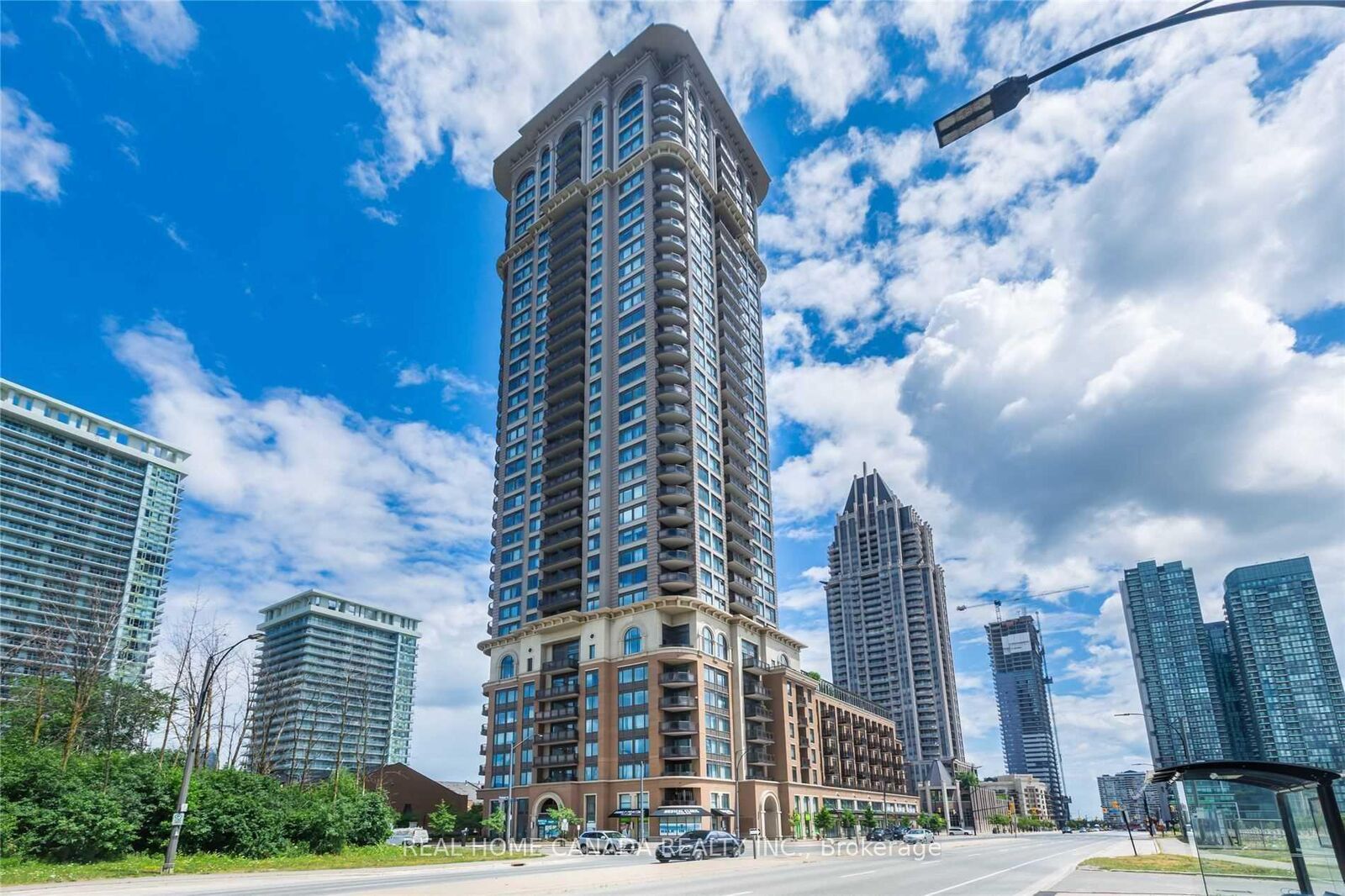 Property Photo:  385 Prince Of Wales Drive 1305  ON L5B 0C8 