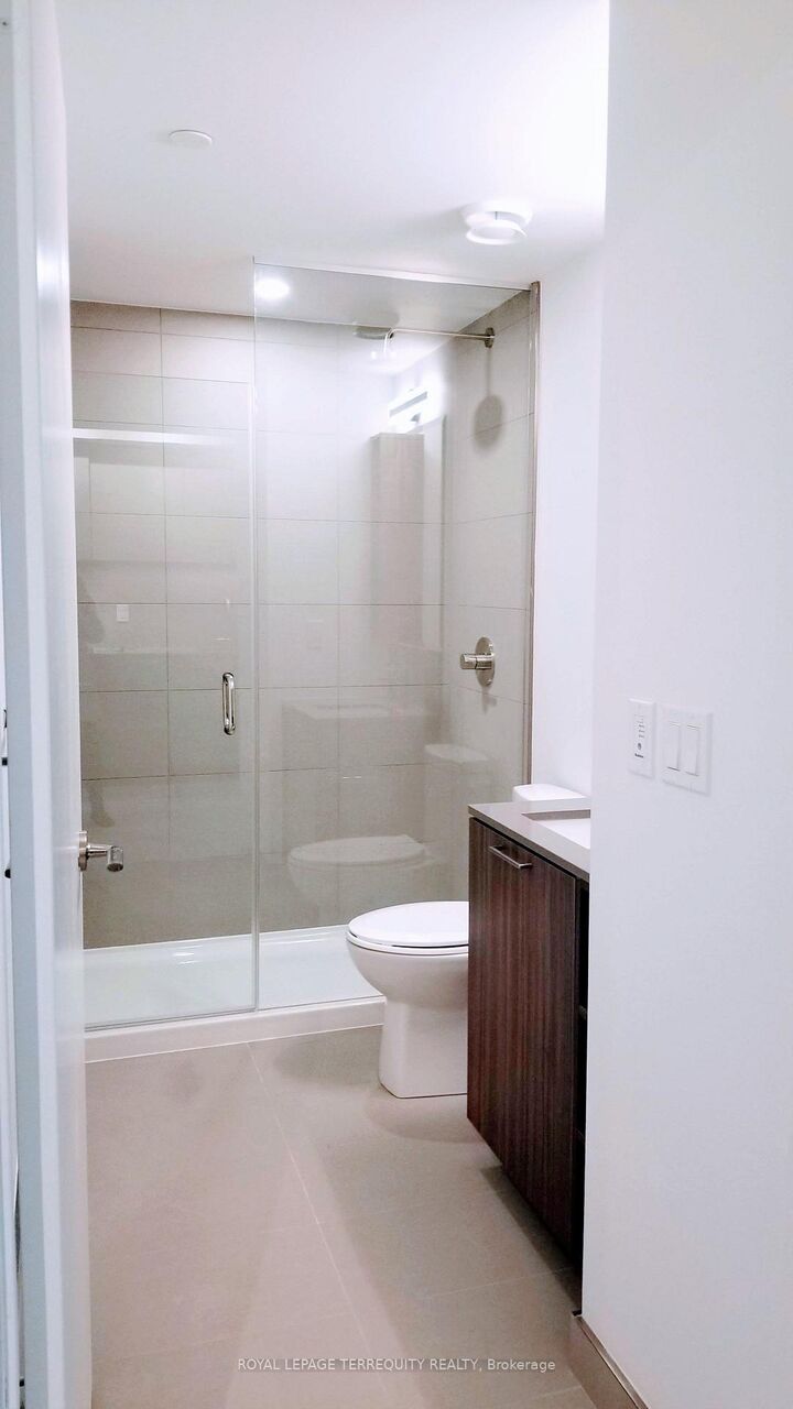 Property Photo:  19 Western Battery Road 3503  ON M6K 0E3 