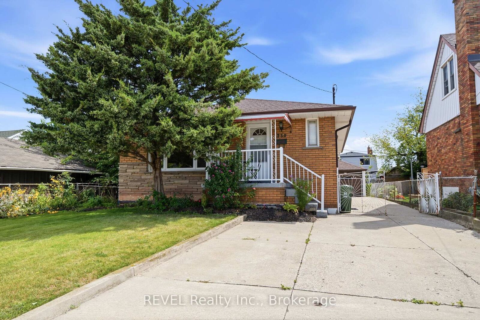 Property Photo:  330 Waverly Street  ON L8H 6P9 
